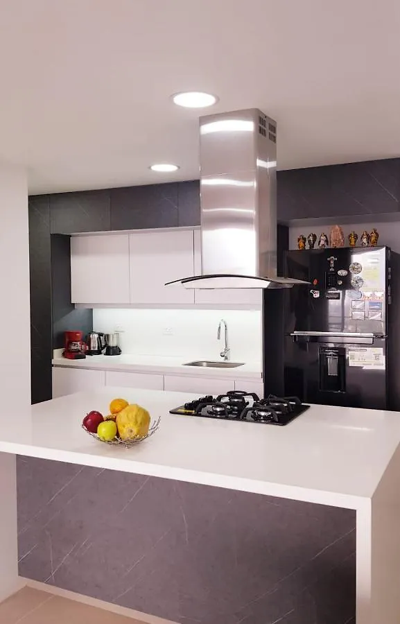 Habitacion Privada En Hermoso Apartamento En El Poblado-Ciudad Del Rio 메딜린 콜롬비아