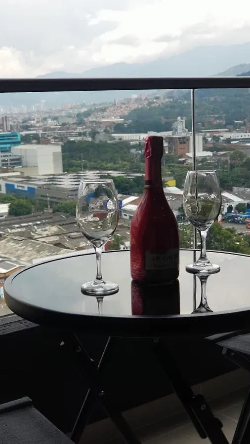 홈스테이 Habitacion Privada En Hermoso Apartamento En El Poblado-Ciudad Del Rio 메딜린 콜롬비아