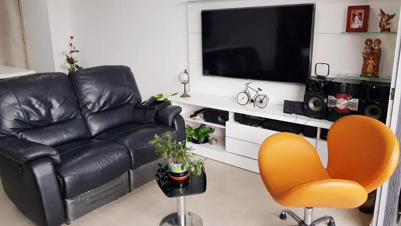 Homestay Habitacion Privada En Hermoso Apartamento En El Poblado-Ciudad Del Rio Medellin